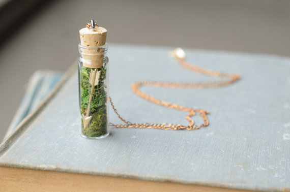 hunger-arrow-necklace