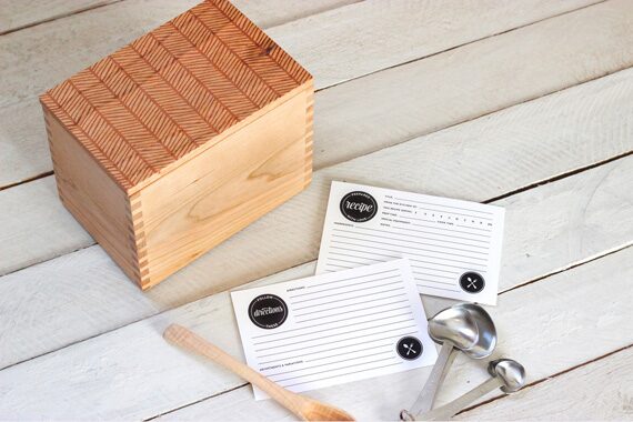 wooden-recipe-box-and-cards-herringbone