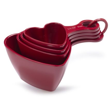 BAKE2-heart-measuring-cups