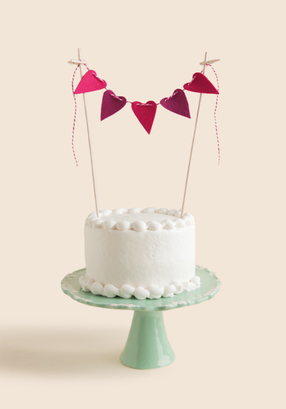 DECO-Heart-Cake-Bunting-Flags