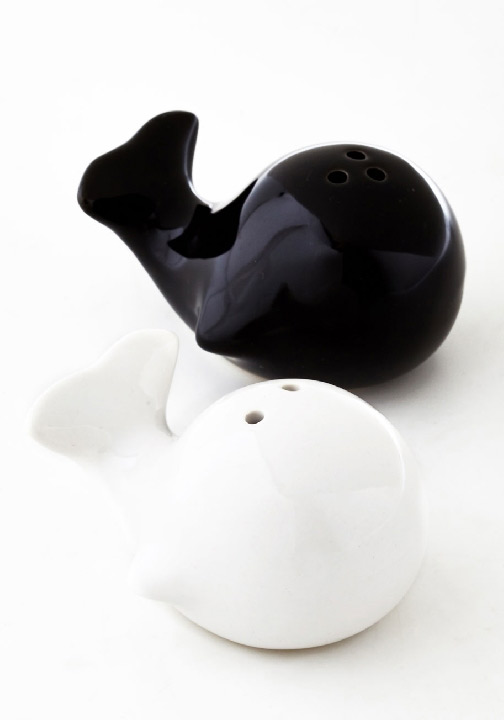 wd-whale-salt-pepper-shaker-set